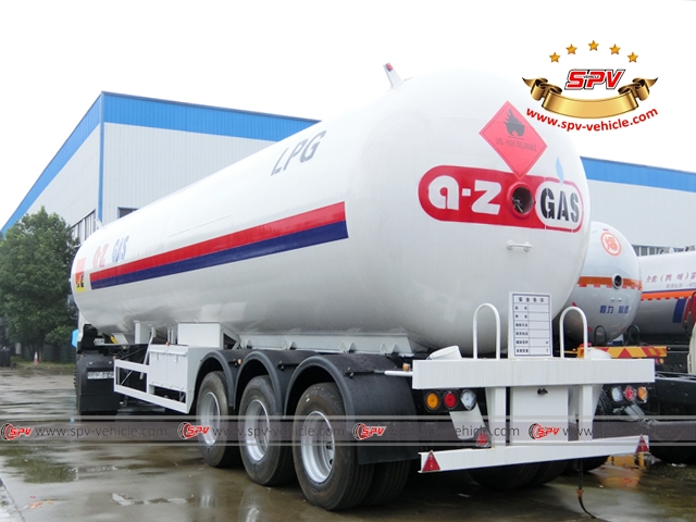 Back view of 50 CBM LPG tank semi-trailer with Dongfeng tractor head Back view of 50 CBM LPG tank semi-trailer with Dongfeng tractor head